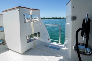 2001 Symbol 62 Pilothouse thumbnail 9