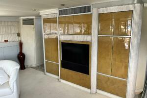 LIQUIDITY 102ft Broward Yacht For Sale