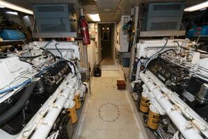 LIQUIDITY 102ft Broward Yacht For Sale