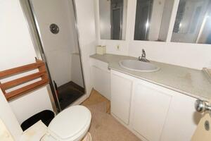 LIQUIDITY 102ft Broward Yacht For Sale