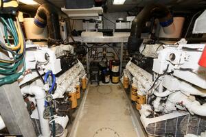 LIQUIDITY 102ft Broward Yacht For Sale