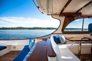 42FT (12.8M) HINCKLEY Worth Avenue Yachts