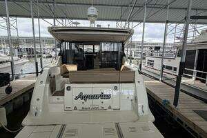 2017 Sea Ray 400 Sundancer thumbnail 4