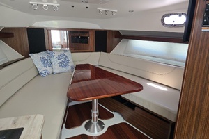 2019 Pursuit 355 Offshore thumbnail 6