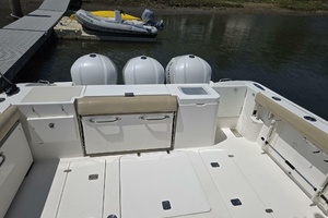 2019 Pursuit 355 Offshore thumbnail 5