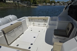 2019 Pursuit 355 Offshore thumbnail 50