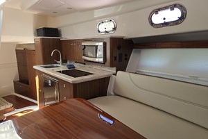 2019 Pursuit 355 Offshore thumbnail 25