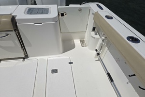 2019 Pursuit 355 Offshore thumbnail 45