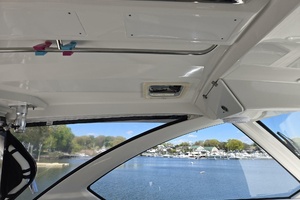 2019 Pursuit 355 Offshore thumbnail 34
