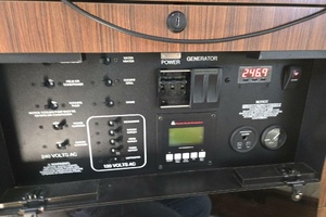 2019 Pursuit 355 Offshore thumbnail 10
