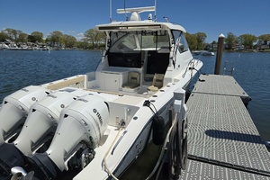 2019 Pursuit 355 Offshore thumbnail 51