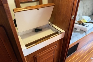 1990 Caliber 38 thumbnail 11