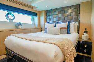 2016 Sunseeker 75 Yacht thumbnail 50