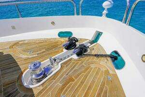 2016 Sunseeker 75 Yacht thumbnail 21