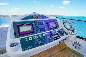 2016 Sunseeker 75 Yacht thumbnail 70