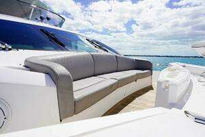 2016 Sunseeker 75 Yacht thumbnail 18