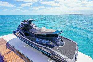 2016 Sunseeker 75 Yacht thumbnail 12