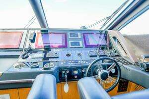2016 Sunseeker 75 Yacht thumbnail 34