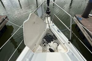 Treinta y Tres 33ft Hunter Yacht For Sale
