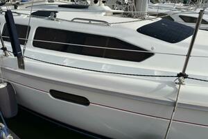 Treinta y Tres 33ft Hunter Yacht For Sale