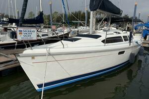 Treinta y Tres 33ft Hunter Yacht For Sale