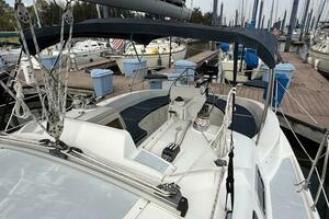 Treinta y Tres 33ft Hunter Yacht For Sale