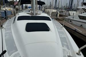 Treinta y Tres 33ft Hunter Yacht For Sale