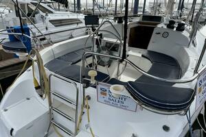 Treinta y Tres 33ft Hunter Yacht For Sale