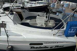Treinta y Tres 33ft Hunter Yacht For Sale