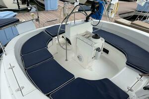 Treinta y Tres 33ft Hunter Yacht For Sale