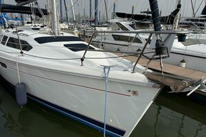 Treinta y Tres 33ft Hunter Yacht For Sale
