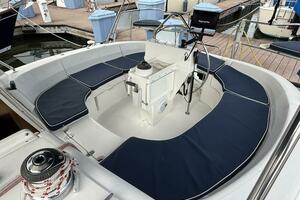 Treinta y Tres 33ft Hunter Yacht For Sale