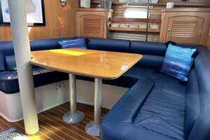 2004 Catalina 400 thumbnail 7