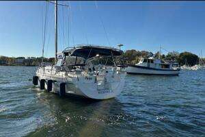 2004 Catalina 400 thumbnail 30