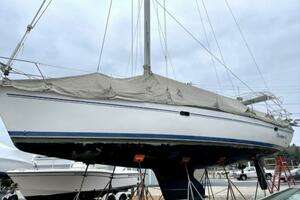 2004 Catalina 400 thumbnail 34