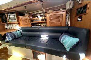 2004 Catalina 400 thumbnail 8