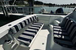 2007 Sabre 34 Express thumbnail 11