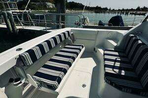 2007 Sabre 34 Express thumbnail 11