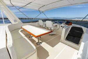 2000 Offshore Yachts Flushdeck thumbnail 12