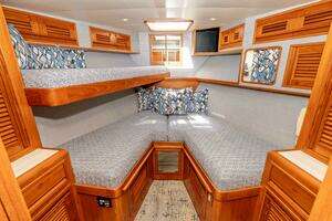 2000 Offshore Yachts Flushdeck thumbnail 36