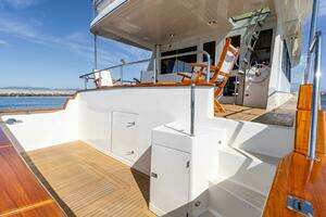 2000 Offshore Yachts Flushdeck thumbnail 5