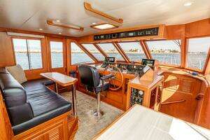 2000 Offshore Yachts Flushdeck thumbnail 28
