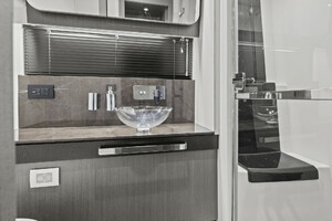 60FT (18.29M) AZIMUT