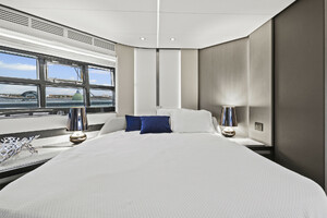 60FT (18.29M) AZIMUT