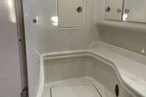 2006 Sea Ray 320 Sundancer thumbnail 27