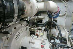 2001 Sea Ray 510 Sundancer thumbnail 29