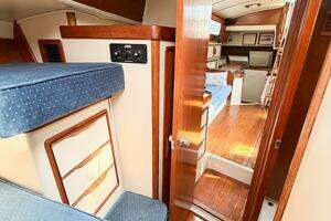1989 Irwin 43 Mark III thumbnail 28