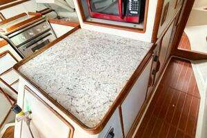 1989 Irwin 43 Mark III thumbnail 36