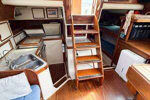 1989 Irwin 43 Mark III thumbnail 13