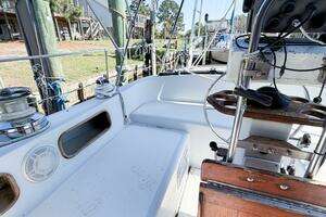 1989 Irwin 43 Mark III thumbnail 10